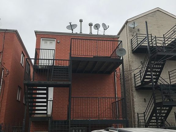 3rd image of 2447 W Polk St