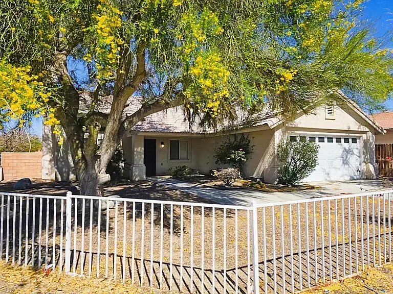13987 El Cajon Dr — Photo 17