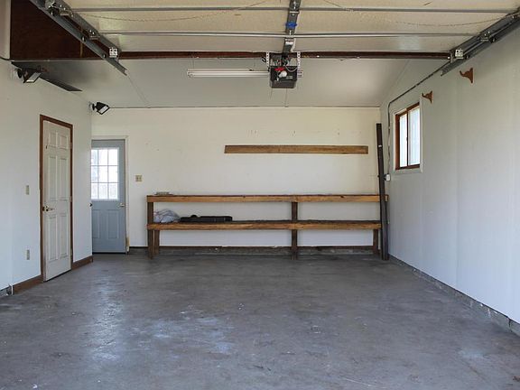 4th image of 4120 Vine St