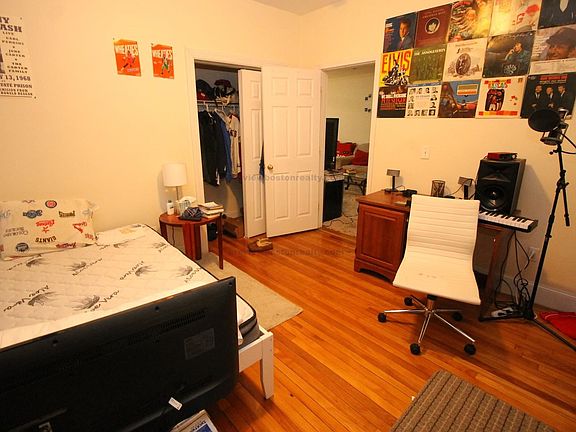 4th image of 66 Egmont St #2AA
