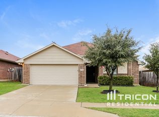 9108 Saint Barts Rd, Fort Worth, TX 76123