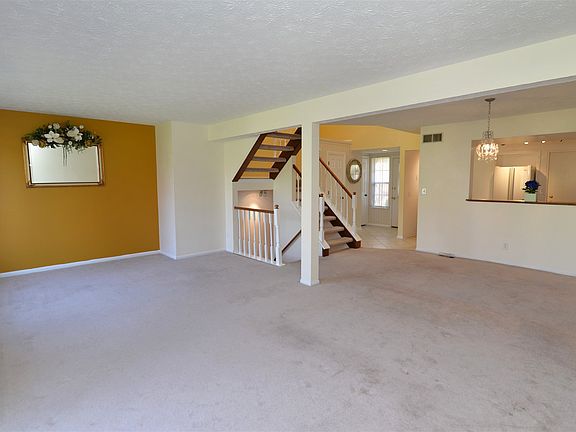 2nd image of 1566 Greens Edge Dr