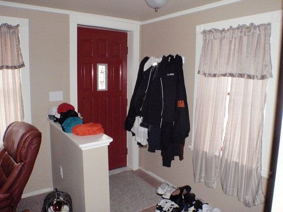 5th image of 98 Montcalm Ave