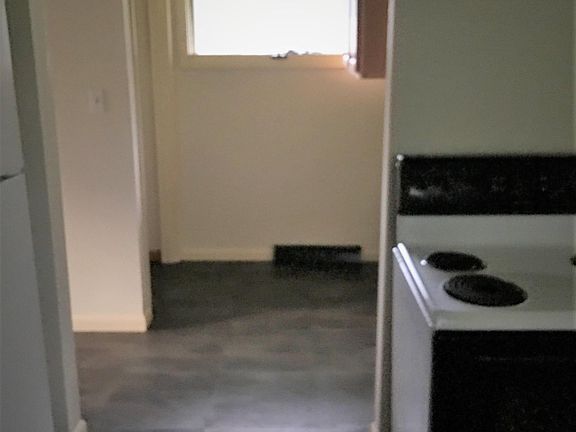 4th image of 44 Wright St