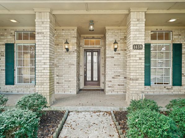 1438 Crescent Green Dr