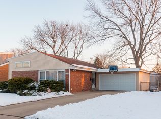 7449 Wilson Ter, Morton Grove, IL 60053