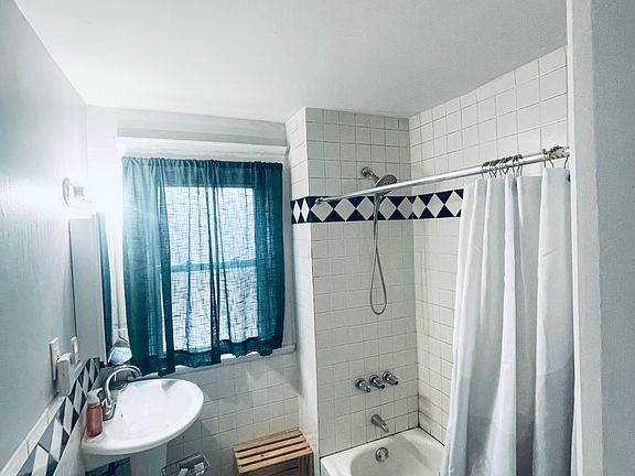 5th image of 174 Cottage Ave #2