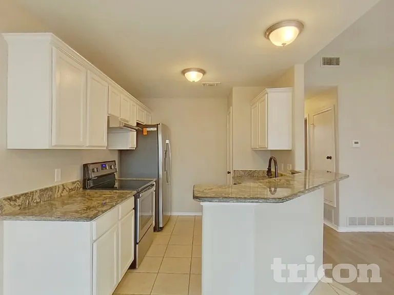 108 Parkwood Ct — Photo 6