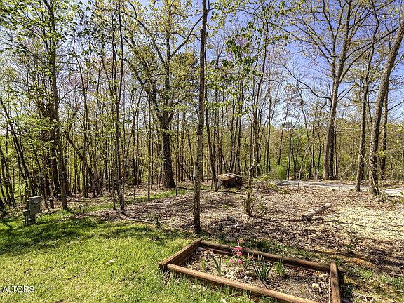 4th image of 410 Ridge Circle Rd