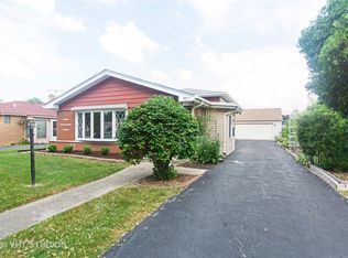 6118 W 81st Pl, Burbank, IL