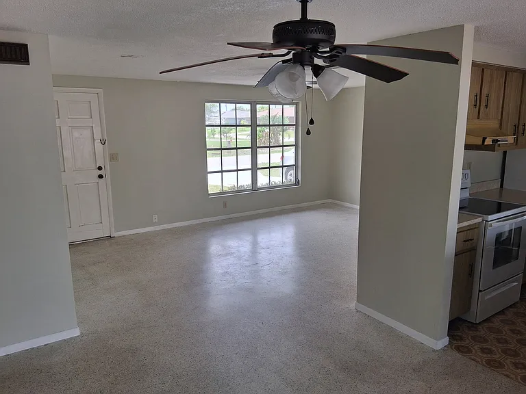 318 Azalea Ave — Photo 9