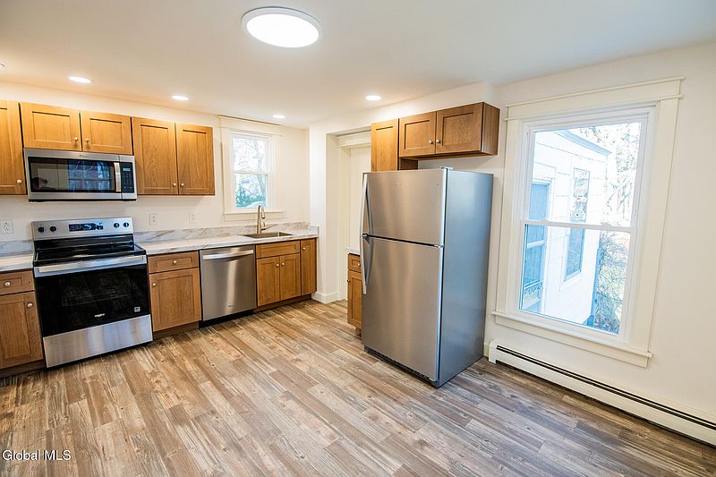 4th image of 15 Garfield Street