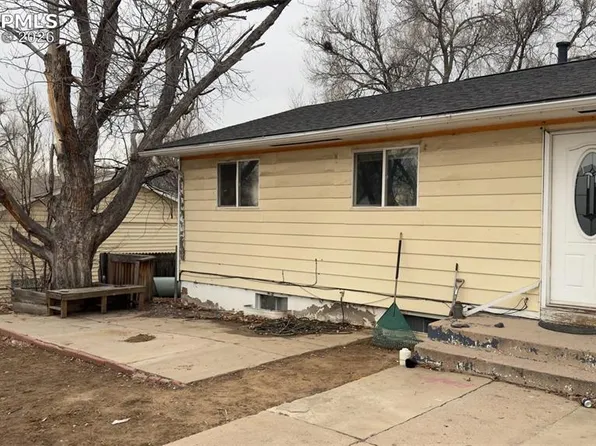 838 Sequoia Dr, Colorado Springs, CO 80910