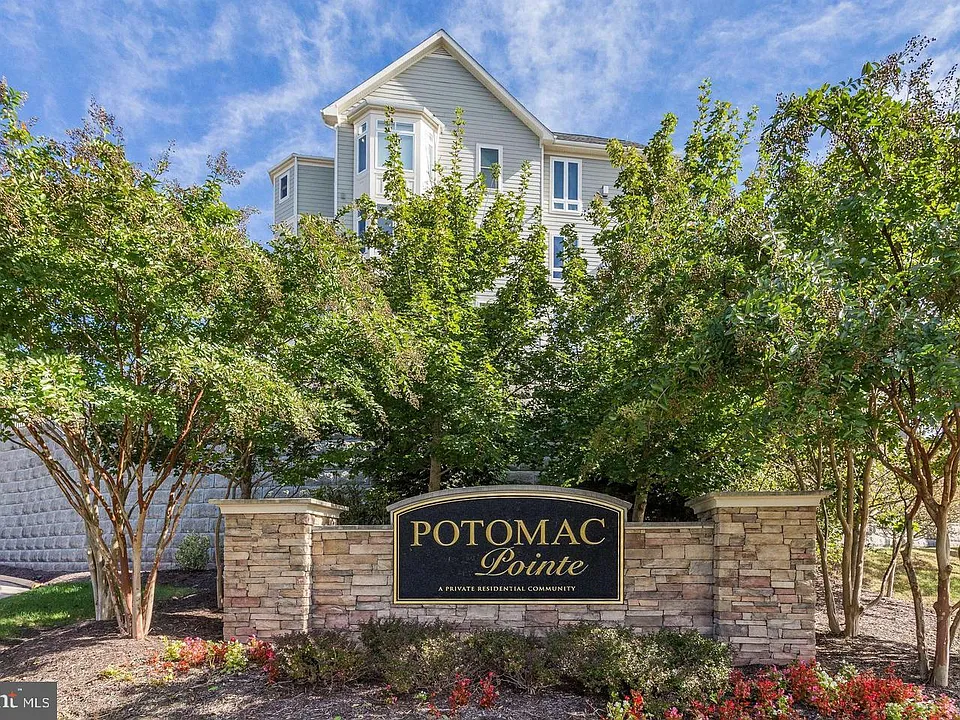 1601 Ladue Ct #101