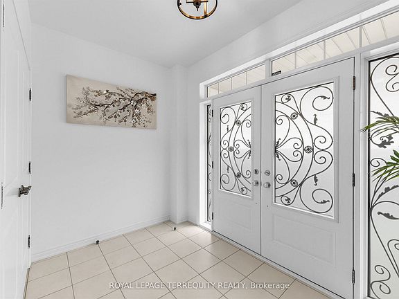 3rd image of 44 Headwind Blvd