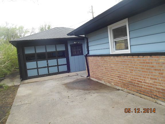 2nd image of 416 Shabbona Dr