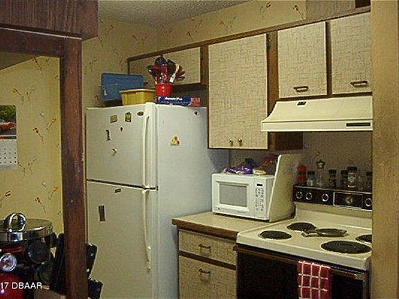 5th image of 92 Fremont Ave APT 101