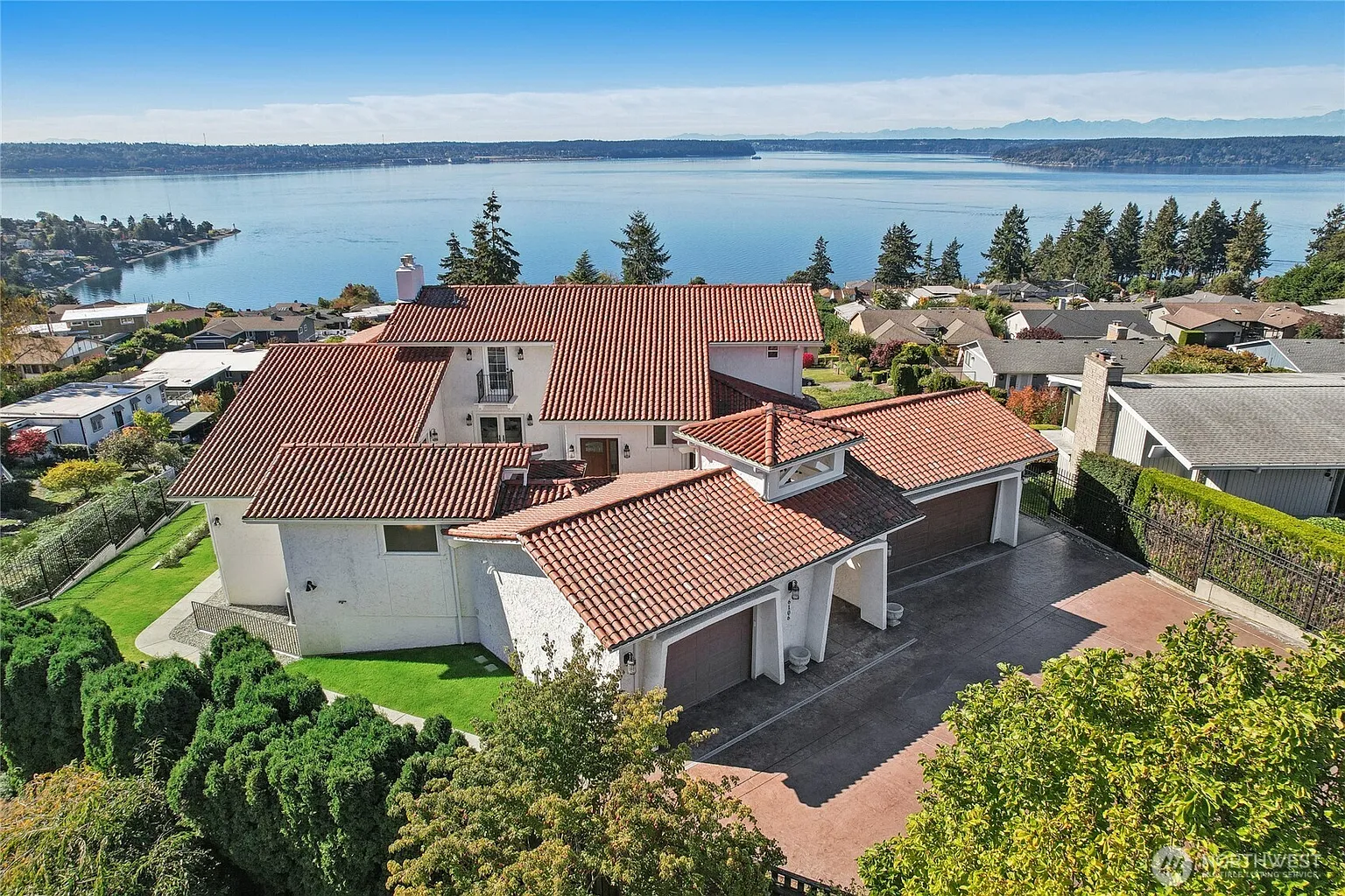 6106 Panorama Drive NE photo 1