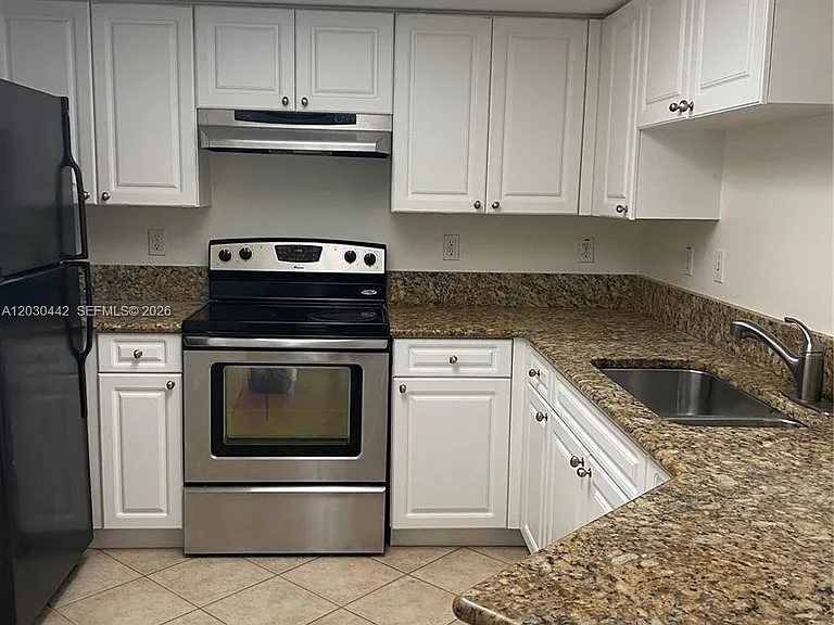 300 Crestwood Ct N #310 — Photo 3