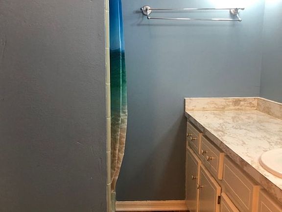 3rd image of 5921 Admiral Doyle Dr