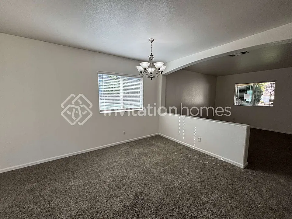 2232 Roberta Ave