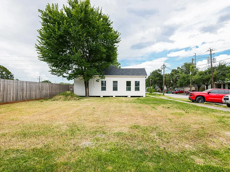 3407 Garrow St — Photo 19