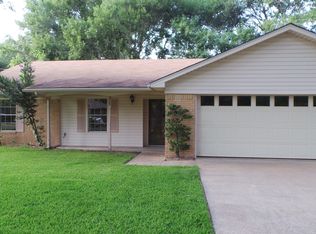 305 Magnolia Ln, Chandler, TX 75758
