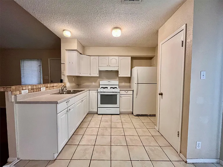 10604 Lanshire Dr #A — Photo 5