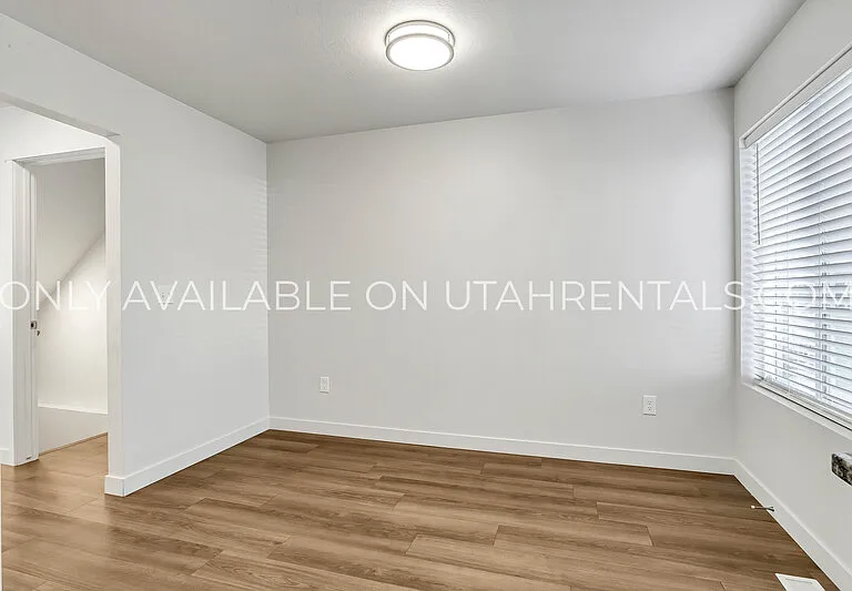 78 N 300 W — Photo 11