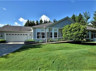 16 Orchard Cir #97, Chagrin Falls, OH 44022