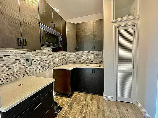 Rented by EXR | media 12