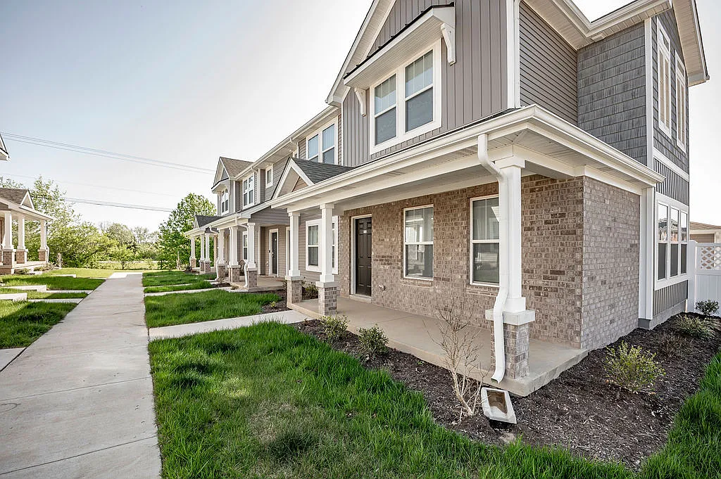 3 bed, 2.5 bath, $1,920 — Photo 3