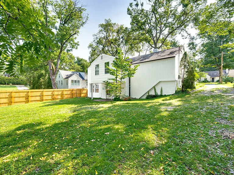 3501 Foxhall Rd — Photo 4