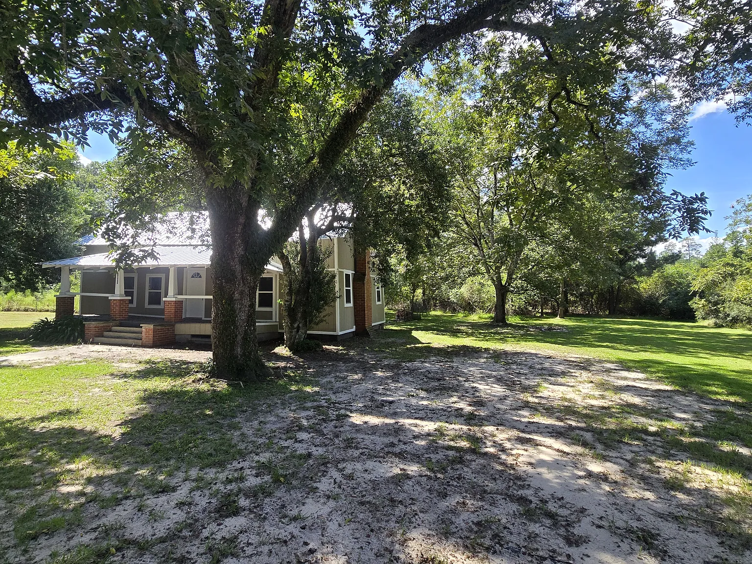 2 bed, 1140 sqft, $1,700 — Photo 2