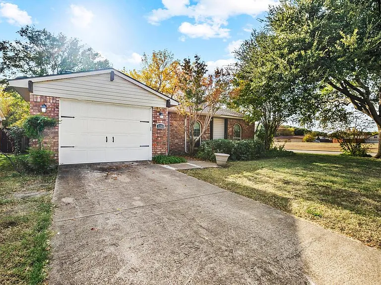 5201 Marks Cir — Photo 10
