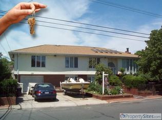 259 Sherbrooke Rd, Lindenhurst, NY 11757