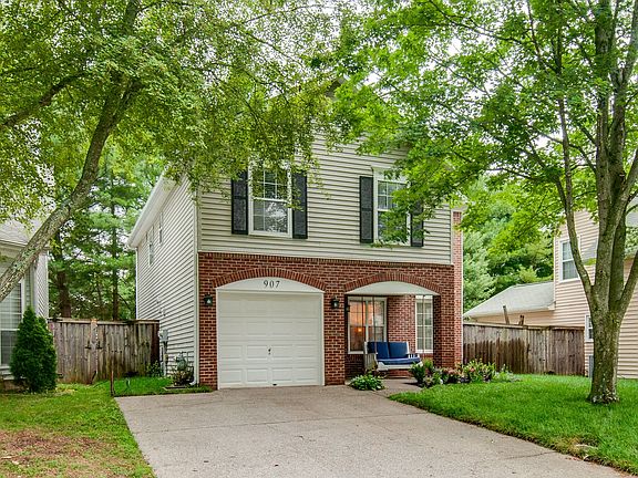 2nd image of 907 Idlewild Ct
