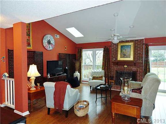 3rd image of 8718 Fieldgate Dr