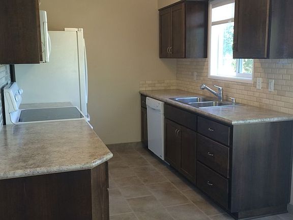 5th image of 613 E 22nd St