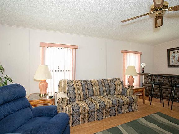 3rd image of 431 Avocado Dr