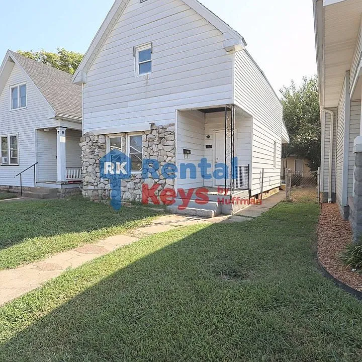 1305 N Garvin St