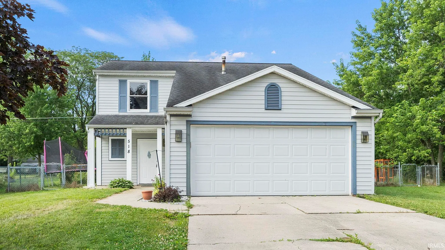 518 Larch Ln photo 1