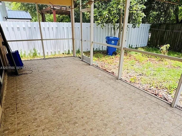 10420 SW 24th Ct — Photo 12