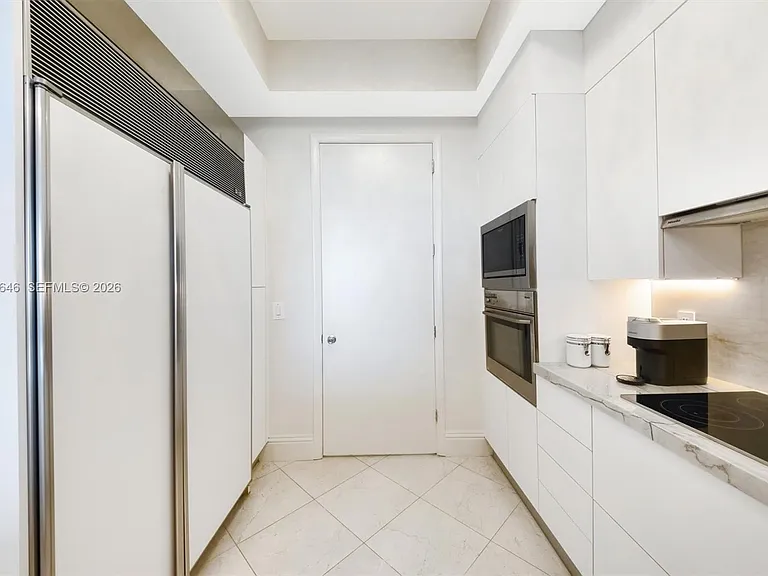 100 S Pointe Dr #702 — Photo 12