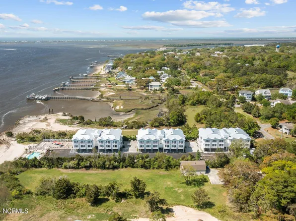 700 E Moore Street #315, Southport, NC 28461