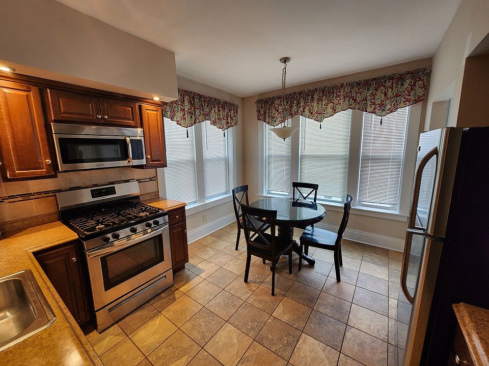 1st image of 380 Grant St Unit 2