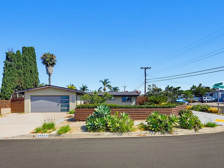 4996 Mount Almagosa Dr — Photo 1