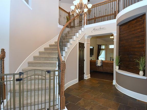 4th image of 9981 Norhill Heights Ln