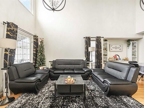 3rd image of 58 Citadel Crest Cir NW
