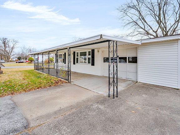 3rd image of 819 Eastwich Dr